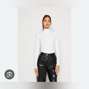 Hollister White Long Sleeve mock neck juniors top, size XS